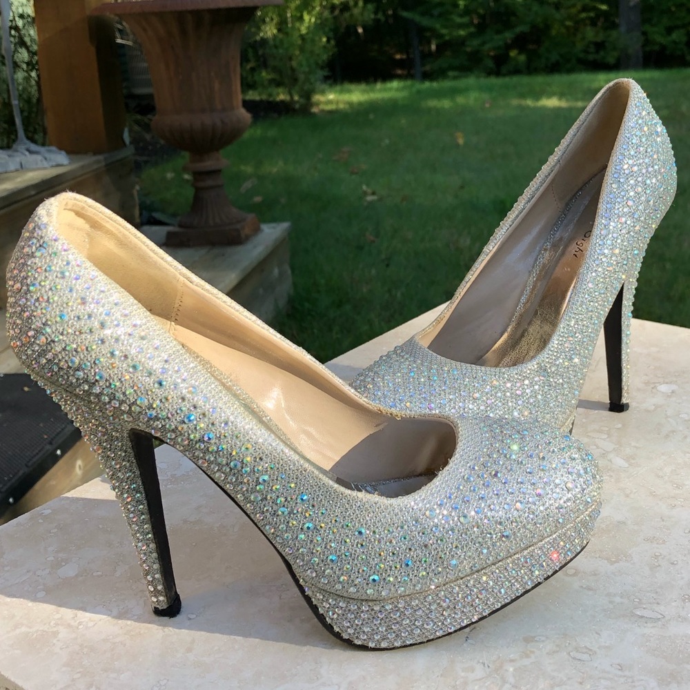 First Sight Silver Heels - Size 7.5